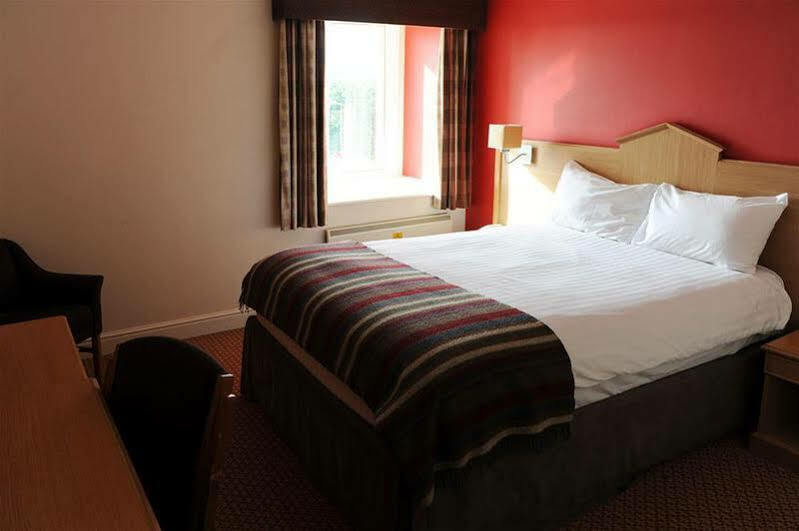 Village Hotel Nottingham 비스턴 외부 사진